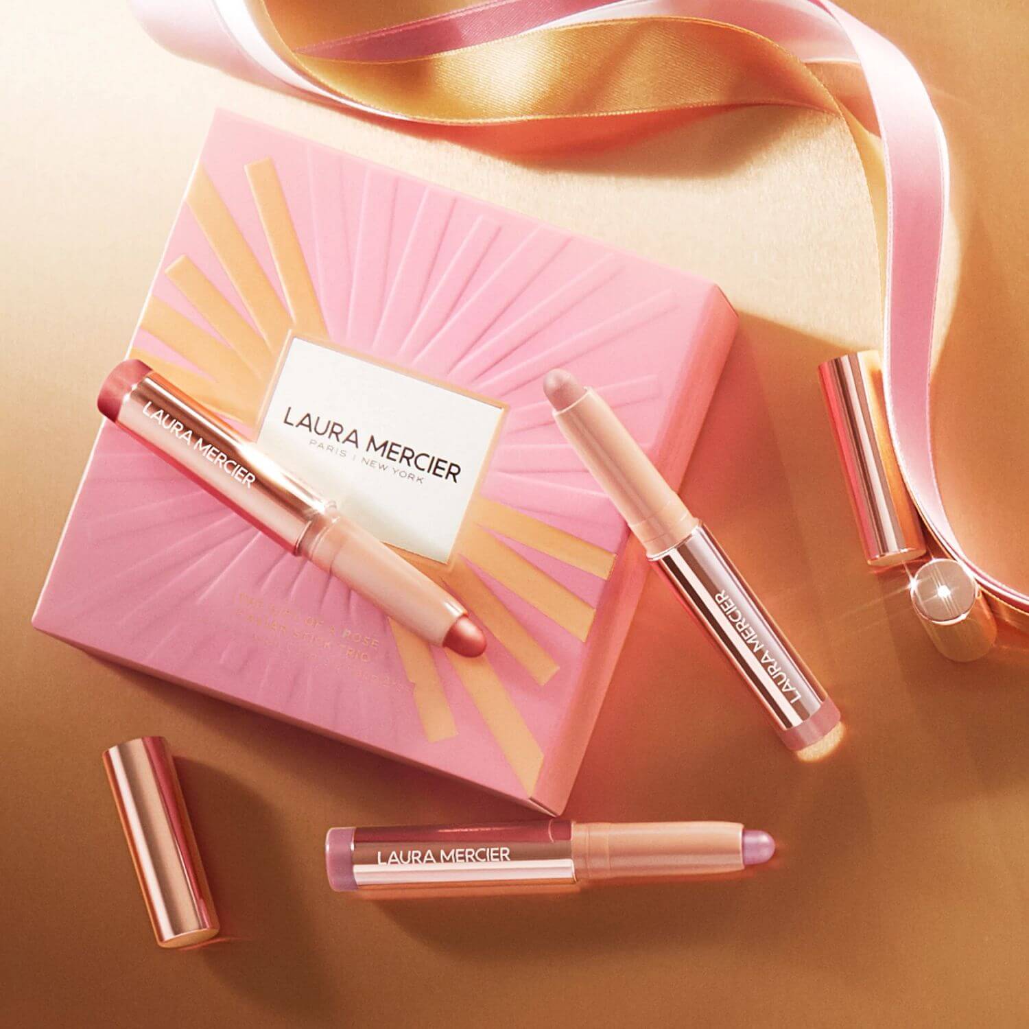 THE GIFT OF A ROSE CAVIAR STICK TRIO (TRIO DE BARRA DE SOMBRA DE OJOS)